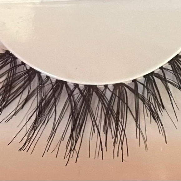 Hand-made Lashes - Picture 5 of 7